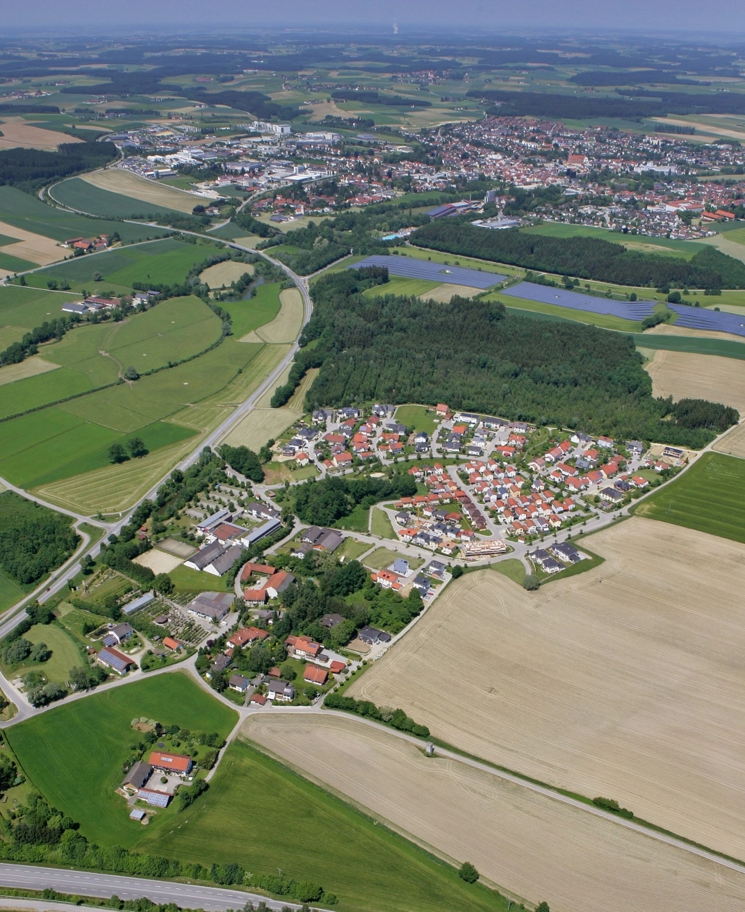 EXPLORE THE SURROUNDINGS